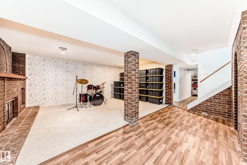 10419 52 Avenue Nw, Edmonton, AB 