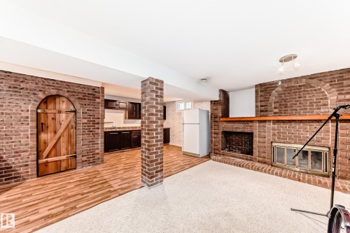 10419 52 Avenue Nw, Edmonton, AB 