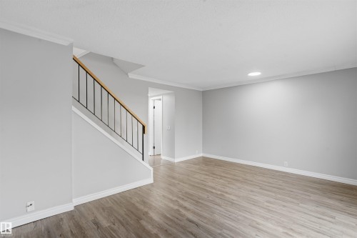 18124 93 Avenue Nw, Edmonton, AB 