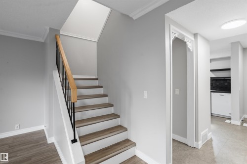 18124 93 Avenue Nw, Edmonton, AB 