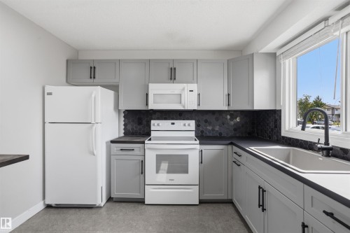 18124 93 Avenue Nw, Edmonton, AB 