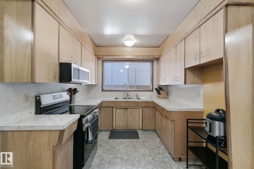 10807 54 Avenue Nw, Edmonton, AB 
