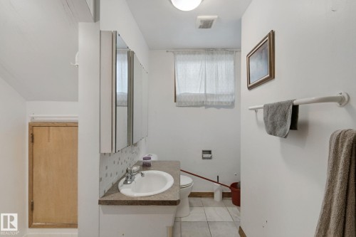 10807 54 Avenue Nw, Edmonton, AB 