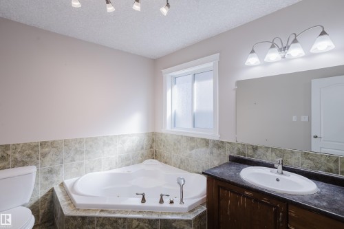 11616 174 Avenue Nw, Edmonton, AB 