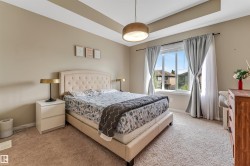 Recessed ceiling with a central pendant light fixture - 