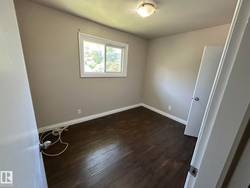 11812 45 Street Nw, Edmonton, AB 