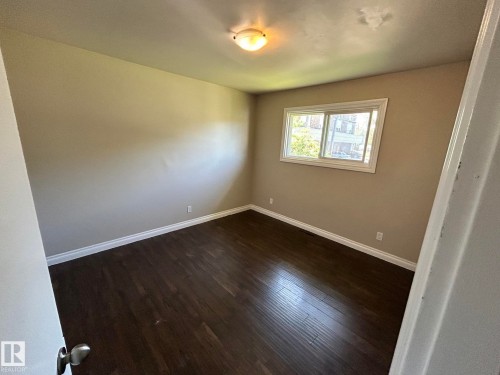 11812 45 Street Nw, Edmonton, AB 