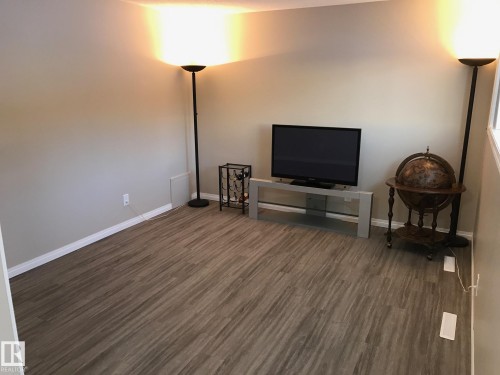 11812 45 Street Nw, Edmonton, AB 