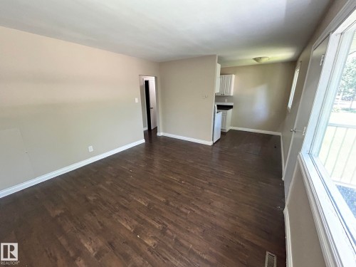 11812 45 Street Nw, Edmonton, AB 