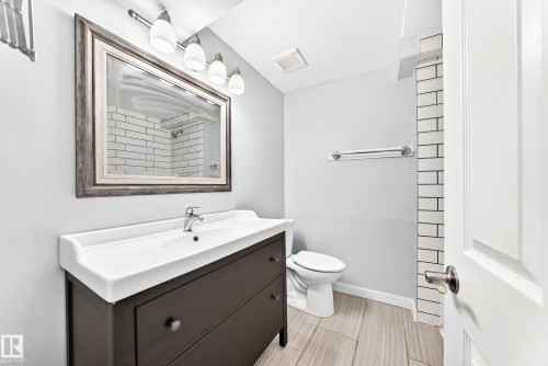 4711 105A Street Nw, Edmonton, AB 