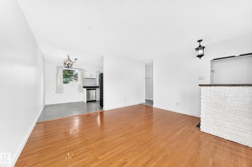 4711 105A Street Nw, Edmonton, AB 