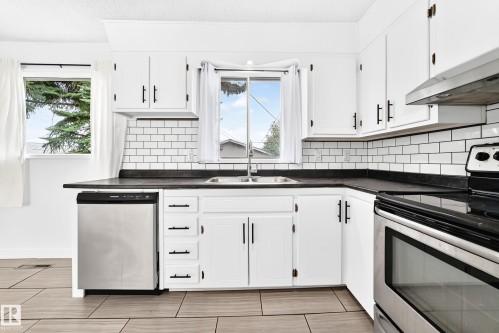 4711 105A Street Nw, Edmonton, AB 