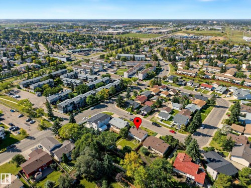 2911 83 Street Nw, Edmonton, AB 