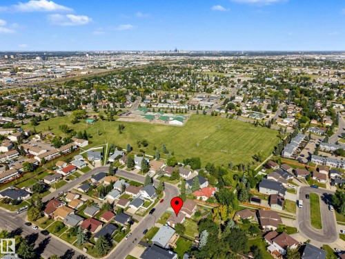2911 83 Street Nw, Edmonton, AB 