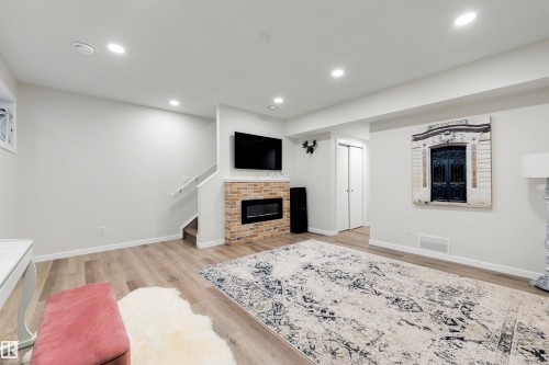 3231 Cherry Crescent Sw, Edmonton, AB 