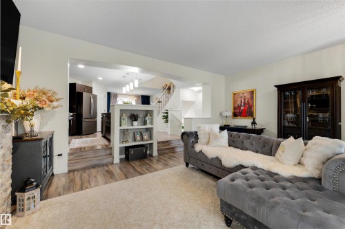 3231 Cherry Crescent Sw, Edmonton, AB 