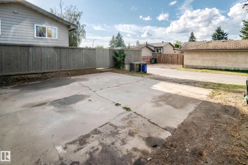 1119 38 Street Nw, Edmonton, AB 