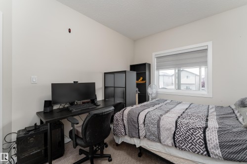 6 Hickory Road, Fort Saskatchewan, AB - Indoor Photo Showing Bedroom