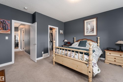 6 Hickory Road, Fort Saskatchewan, AB - Indoor Photo Showing Bedroom
