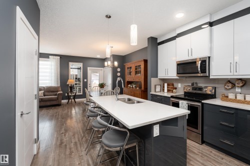 6 Hickory Road, Fort Saskatchewan, AB - Indoor Photo Showing Kitchen With Double Sink With Upgraded Kitchen