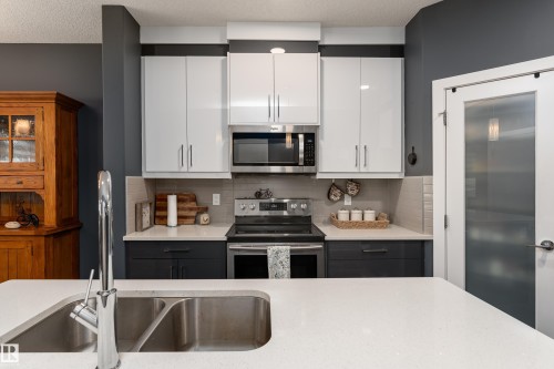6 Hickory Road, Fort Saskatchewan, AB - Indoor Photo Showing Kitchen With Double Sink With Upgraded Kitchen