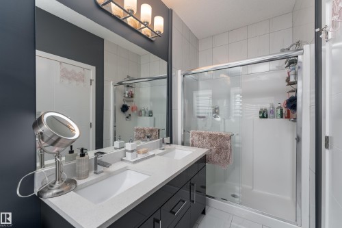 6 Hickory Road, Fort Saskatchewan, AB - Indoor Photo Showing Bathroom