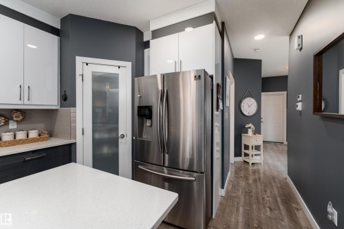 6 Hickory Road, Fort Saskatchewan, AB - Indoor Photo Showing Kitchen