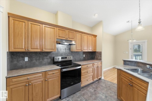 5 Folkstone Place, Stony Plain, AB 
