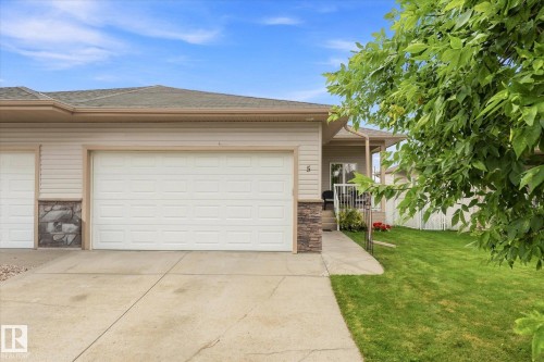 5 Folkstone Place, Stony Plain, AB 