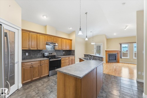 5 Folkstone Place, Stony Plain, AB 