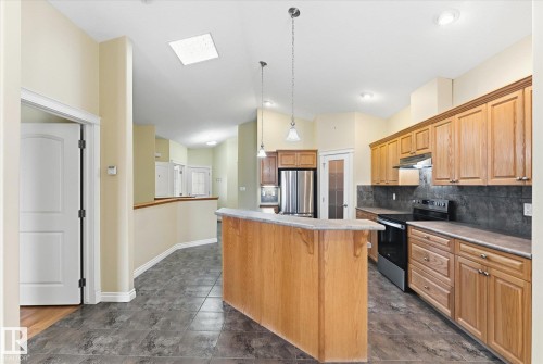 5 Folkstone Place, Stony Plain, AB 