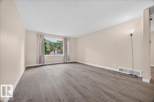 6703 32 Avenue Nw, Edmonton, AB 