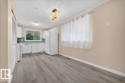 6703 32 Avenue Nw, Edmonton, AB 