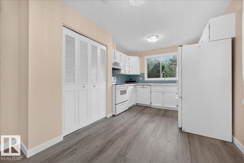 6703 32 Avenue Nw, Edmonton, AB 