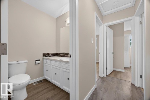 6703 32 Avenue Nw, Edmonton, AB 