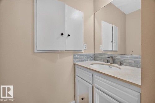 6703 32 Avenue Nw, Edmonton, AB 