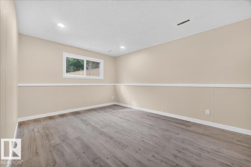 6703 32 Avenue Nw, Edmonton, AB 