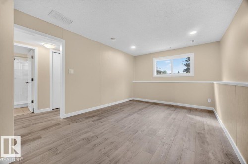 6703 32 Avenue Nw, Edmonton, AB 