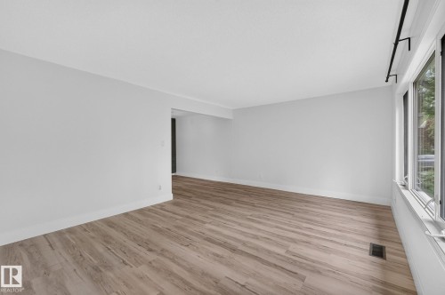 9258 91 Street Nw, Edmonton, AB - Indoor Photo Showing Other Room