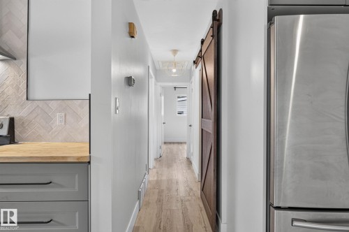 9258 91 Street Nw, Edmonton, AB - Indoor