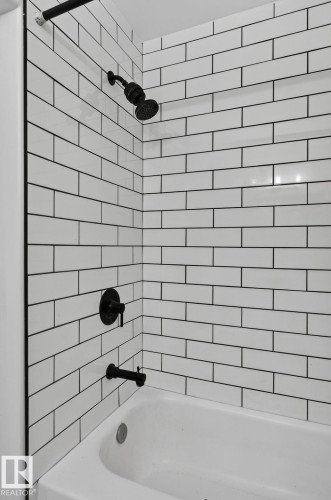9258 91 Street Nw, Edmonton, AB - Indoor Photo Showing Bathroom
