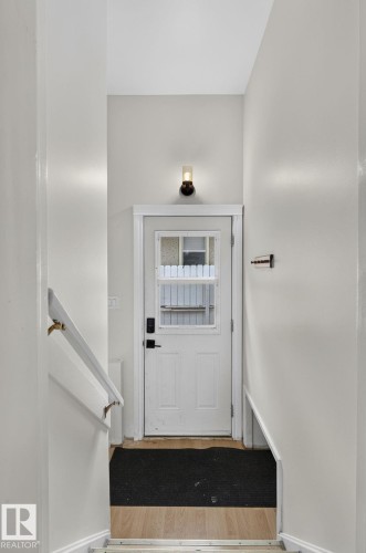 9258 91 Street Nw, Edmonton, AB - Indoor Photo Showing Other Room