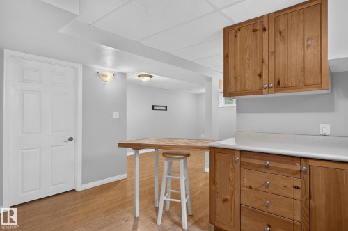 9258 91 Street Nw, Edmonton, AB - Indoor