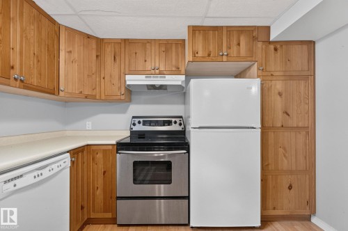 9258 91 Street Nw, Edmonton, AB - Indoor