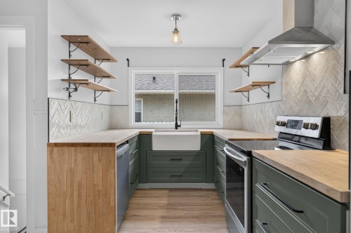 9258 91 Street Nw, Edmonton, AB - Indoor Photo Showing Kitchen