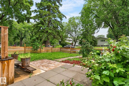 9258 91 Street Nw, Edmonton, AB - Outdoor