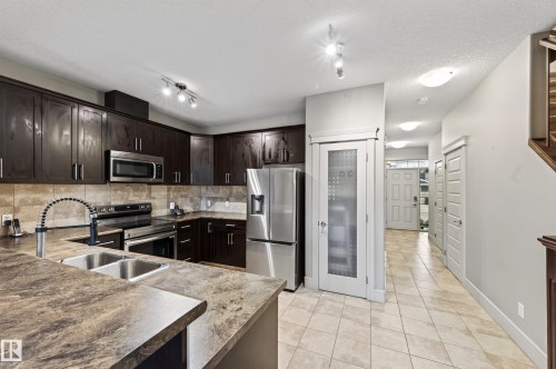 5421 167A Avenue Nw, Edmonton, AB 