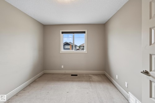 5421 167A Avenue Nw, Edmonton, AB 