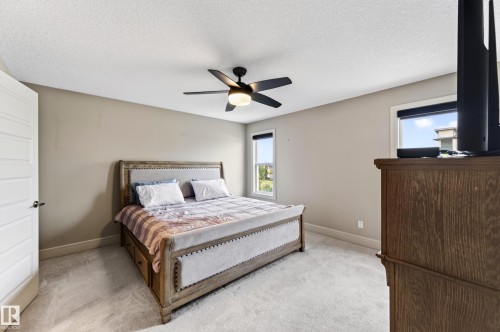 5421 167A Avenue Nw, Edmonton, AB 