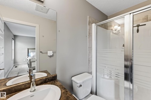 5421 167A Avenue Nw, Edmonton, AB 